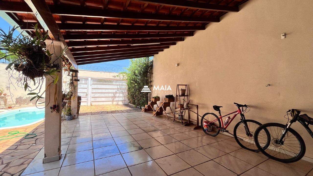 Casa à venda no Jardim Nenê Gomes: 