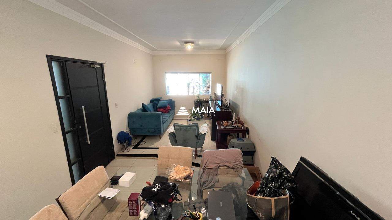 Casa à venda no Jardim Nenê Gomes: 