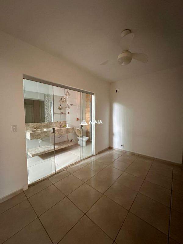 Casa de Condomínio à venda no Portal Beija Flor: 