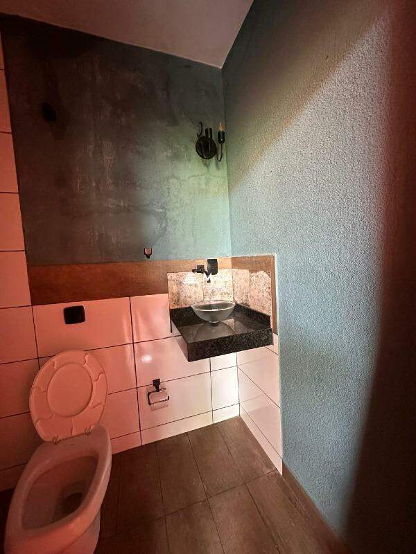 Casa de Condomínio à venda no Portal Beija Flor: 