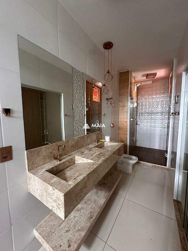 Casa de Condomínio à venda no Portal Beija Flor: 