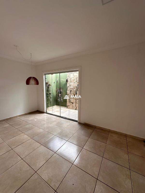 Casa de Condomínio à venda no Portal Beija Flor: 