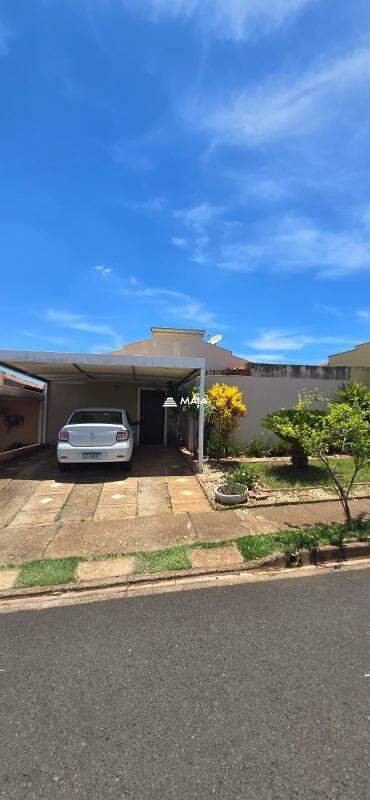 Casa à venda no Condomínio Portal Beija Flor