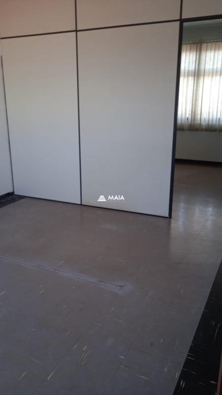 Sala comercial para alugar na Av Prudente de Morais.