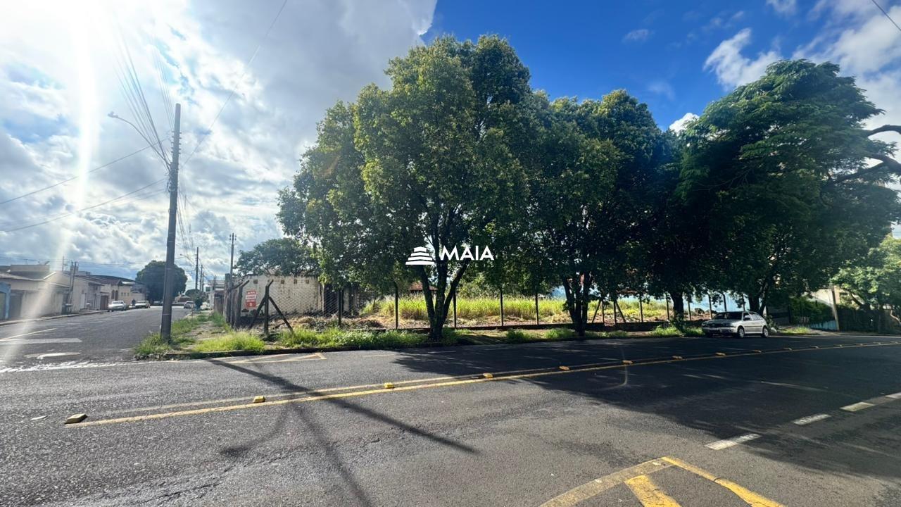 Terreno à venda no bairro Abadia