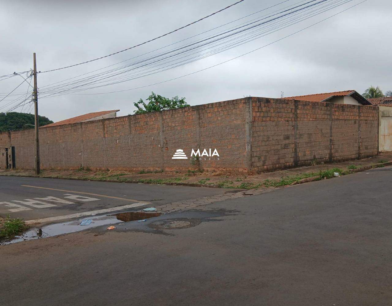 Terreno/Área à venda no Lourdes: 