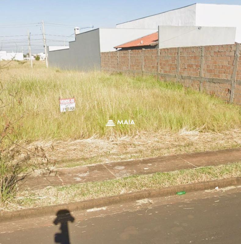 Terreno/Área à venda no Parque das Laranjeiras: 