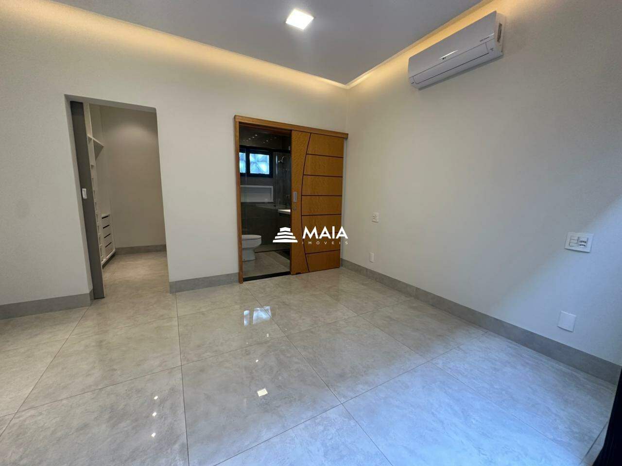 Casa de Condomínio à venda no Estância dos Ipês: 