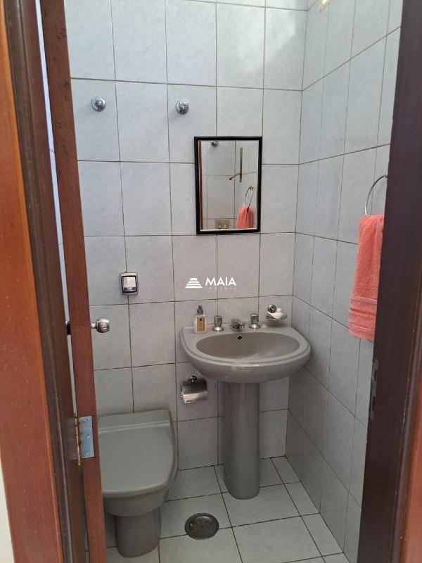 Casa à venda no Jardim Amélia: 