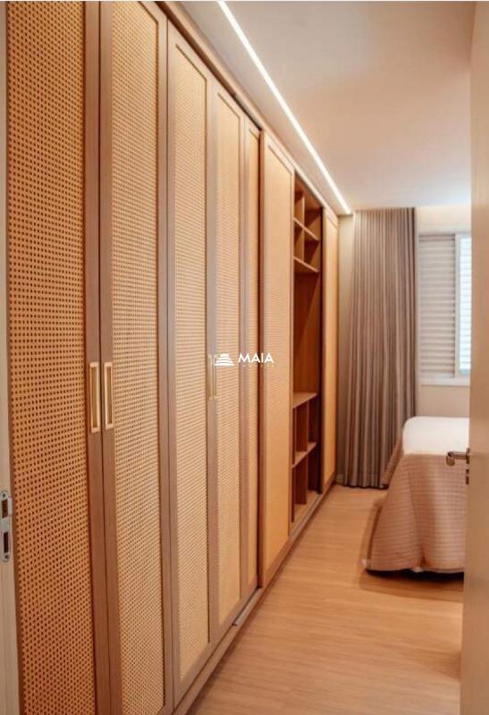 Apartamento à venda no Mercês: 