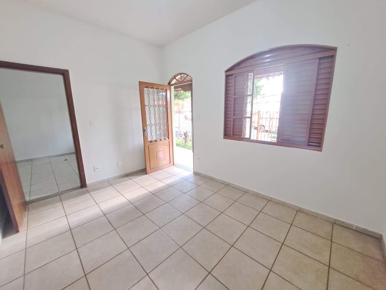 Casa para aluguel no bairro Centro de 4 quartos: 