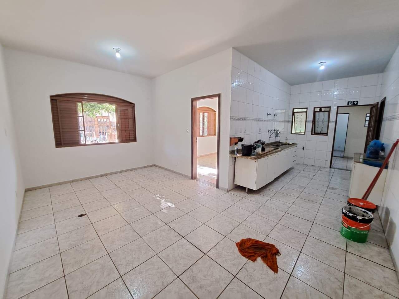 Casa para aluguel no bairro Centro de 4 quartos: 