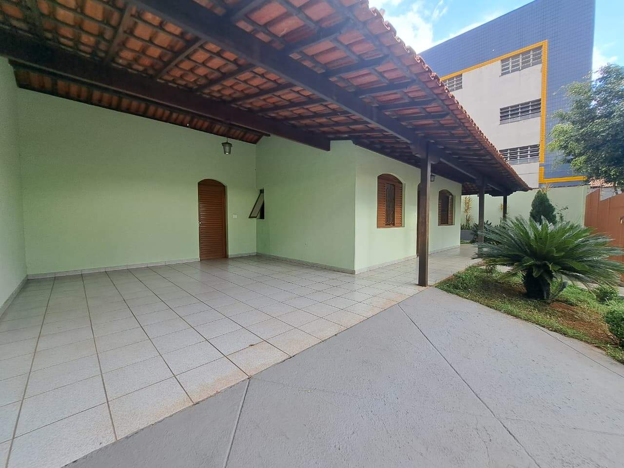 Casa para aluguel no bairro Centro de 4 quartos: 