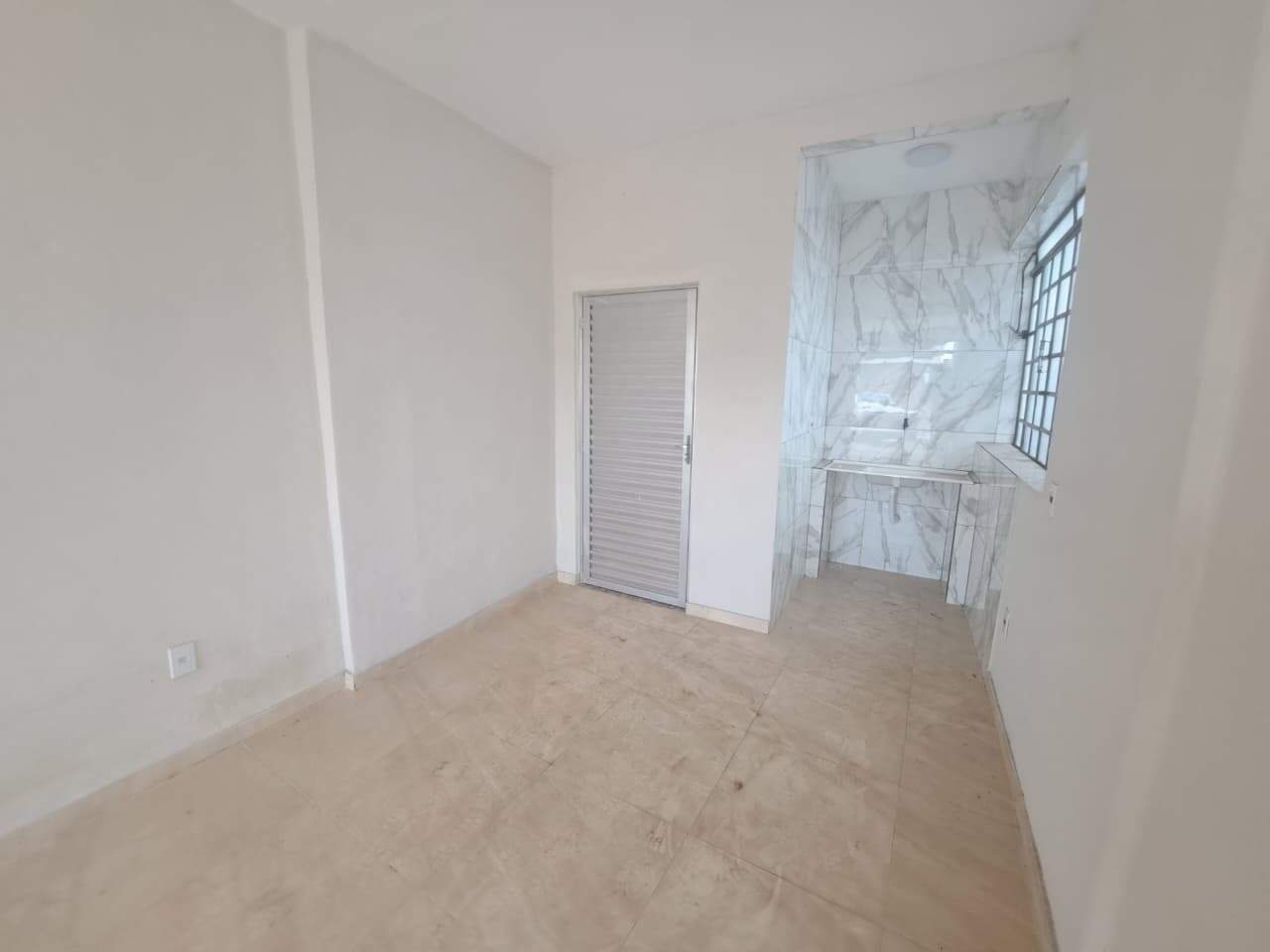 Loja para aluguel no bairro Tirol de : 
