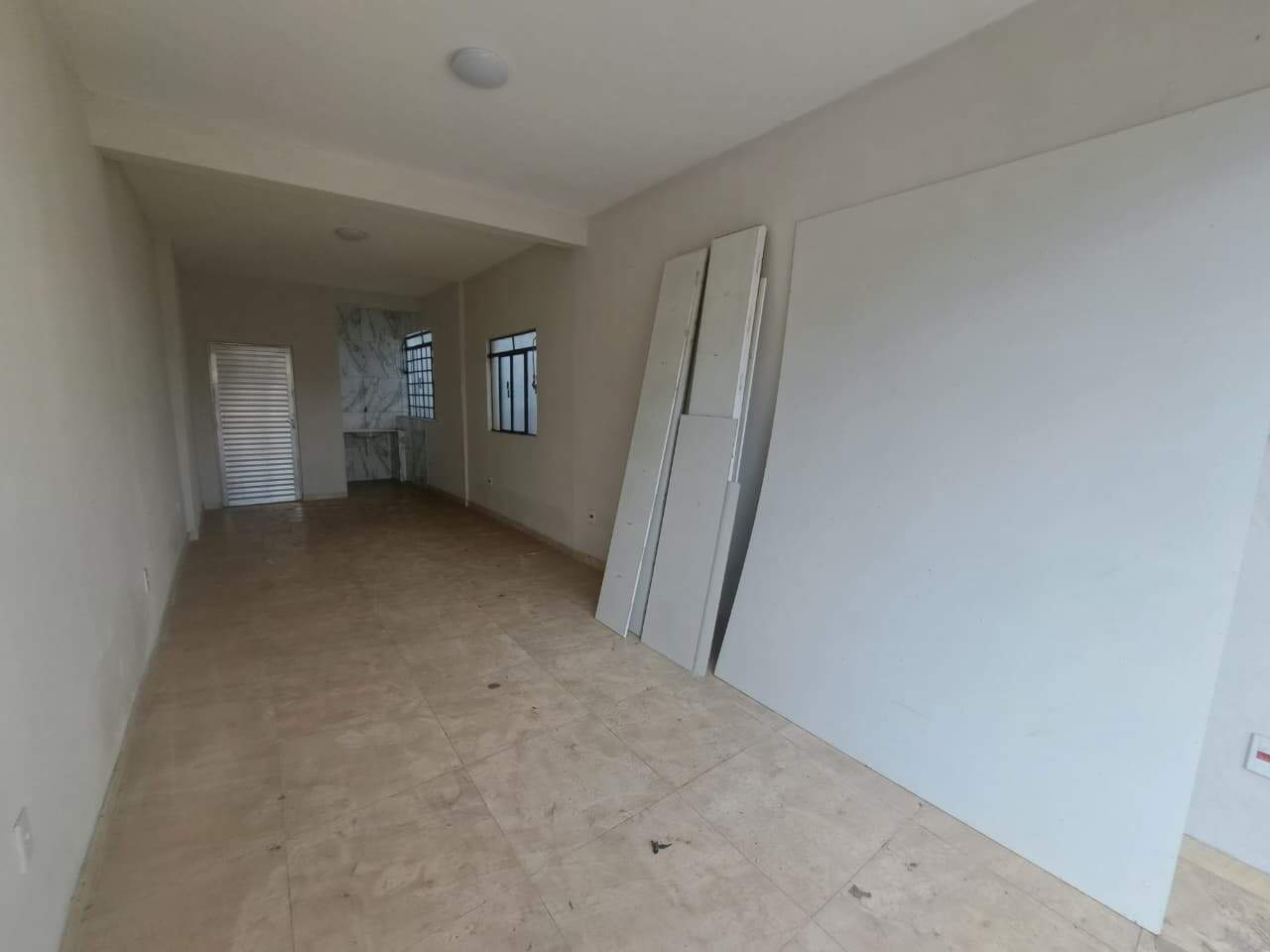 Loja para aluguel no bairro Tirol de : 