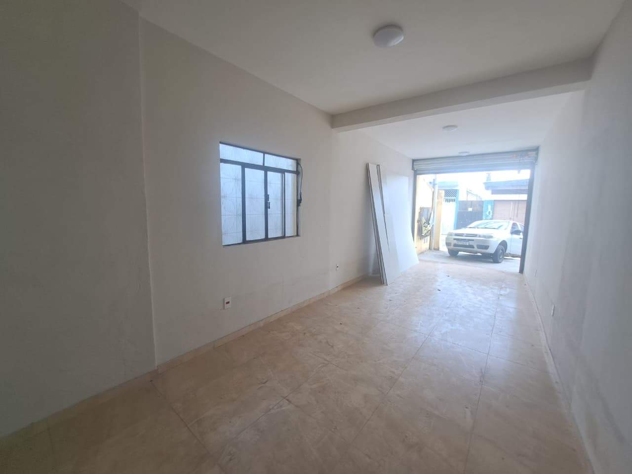 Loja para aluguel no bairro Tirol de : 