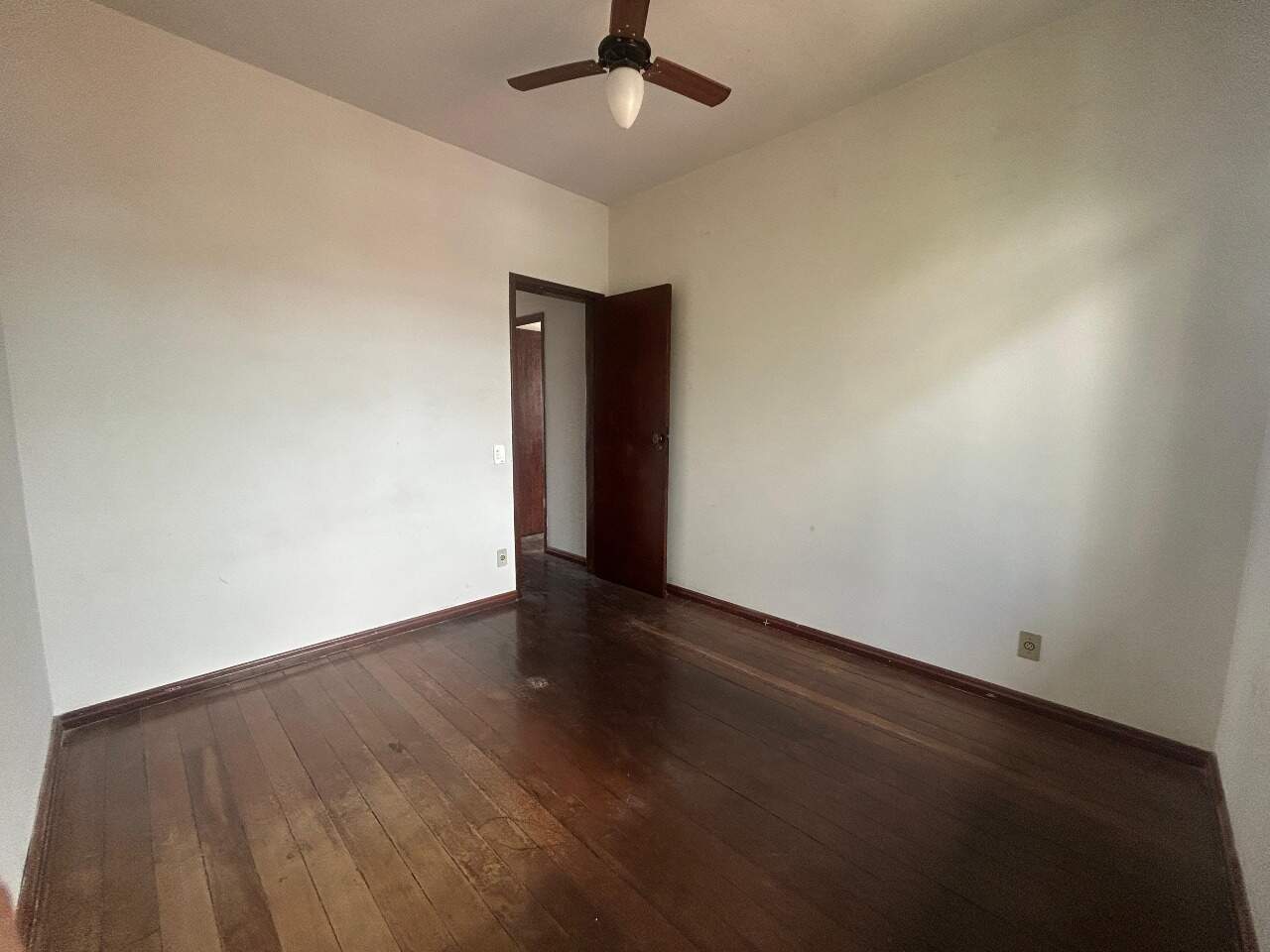 Apartamento à venda no bairro Barreiro de 3 quartos: 
