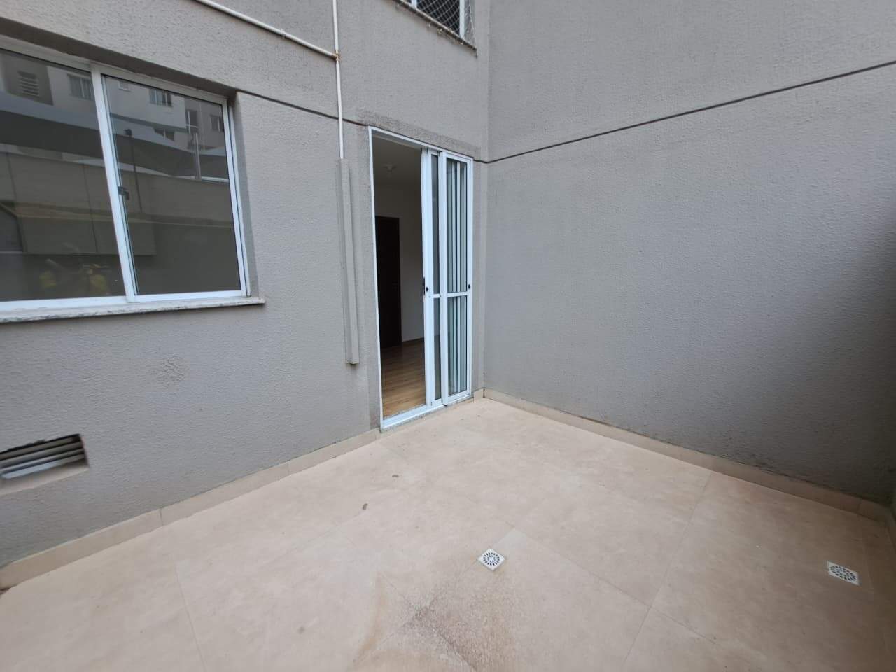 Apartamento para aluguel no bairro Barreiro de 2 quartos: 