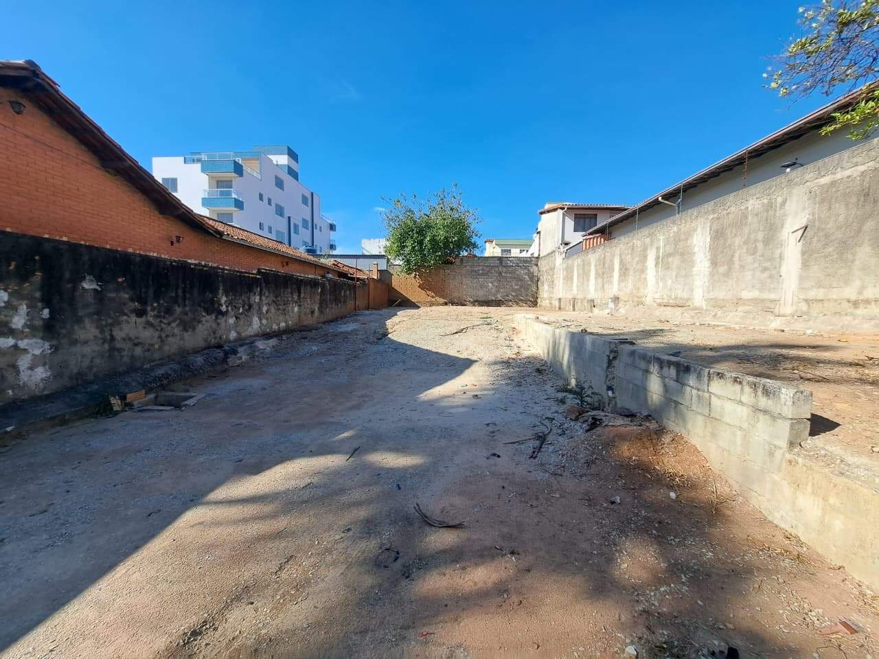 Lote para aluguel no bairro Amazonas de : 