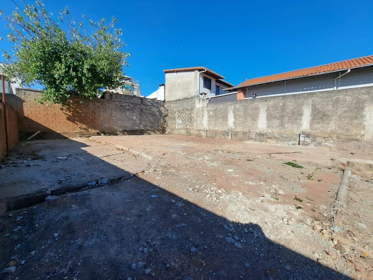 Lote para aluguel no bairro Amazonas de : 