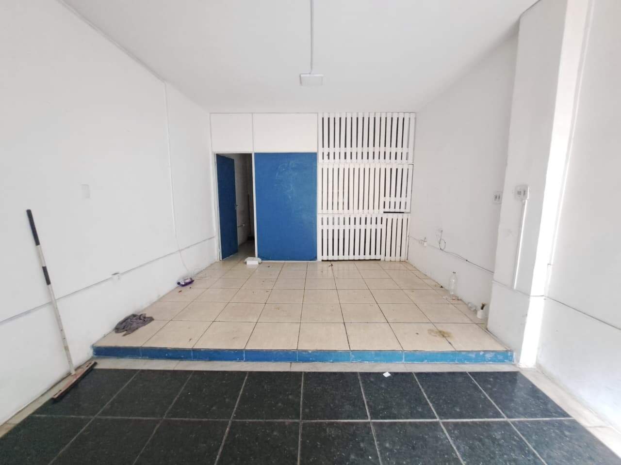 Loja para aluguel no bairro Milionários de : 