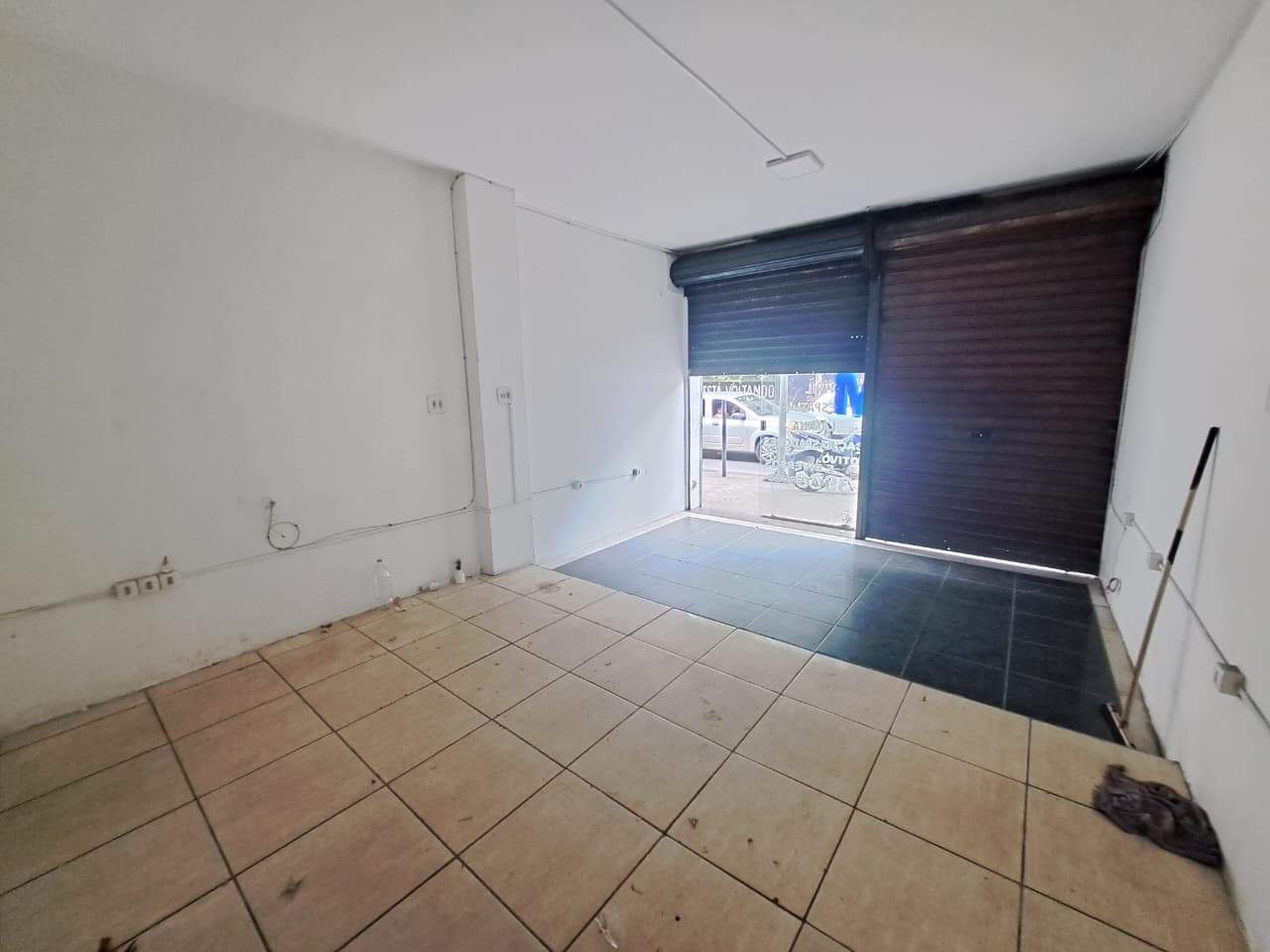 Loja para aluguel no bairro Milionários de : 