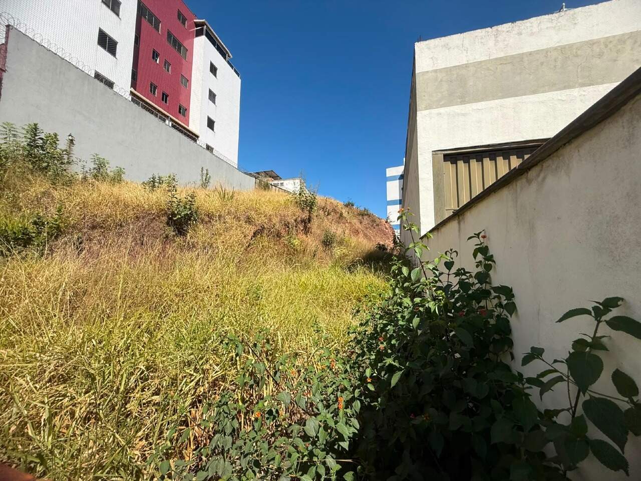 Lote à venda no bairro Diamante de : 