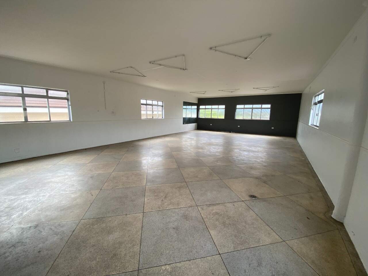 Sala para aluguel no São Jorge: 