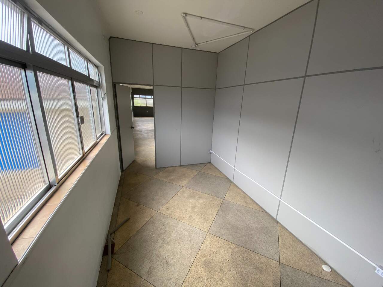 Sala para aluguel no São Jorge: 
