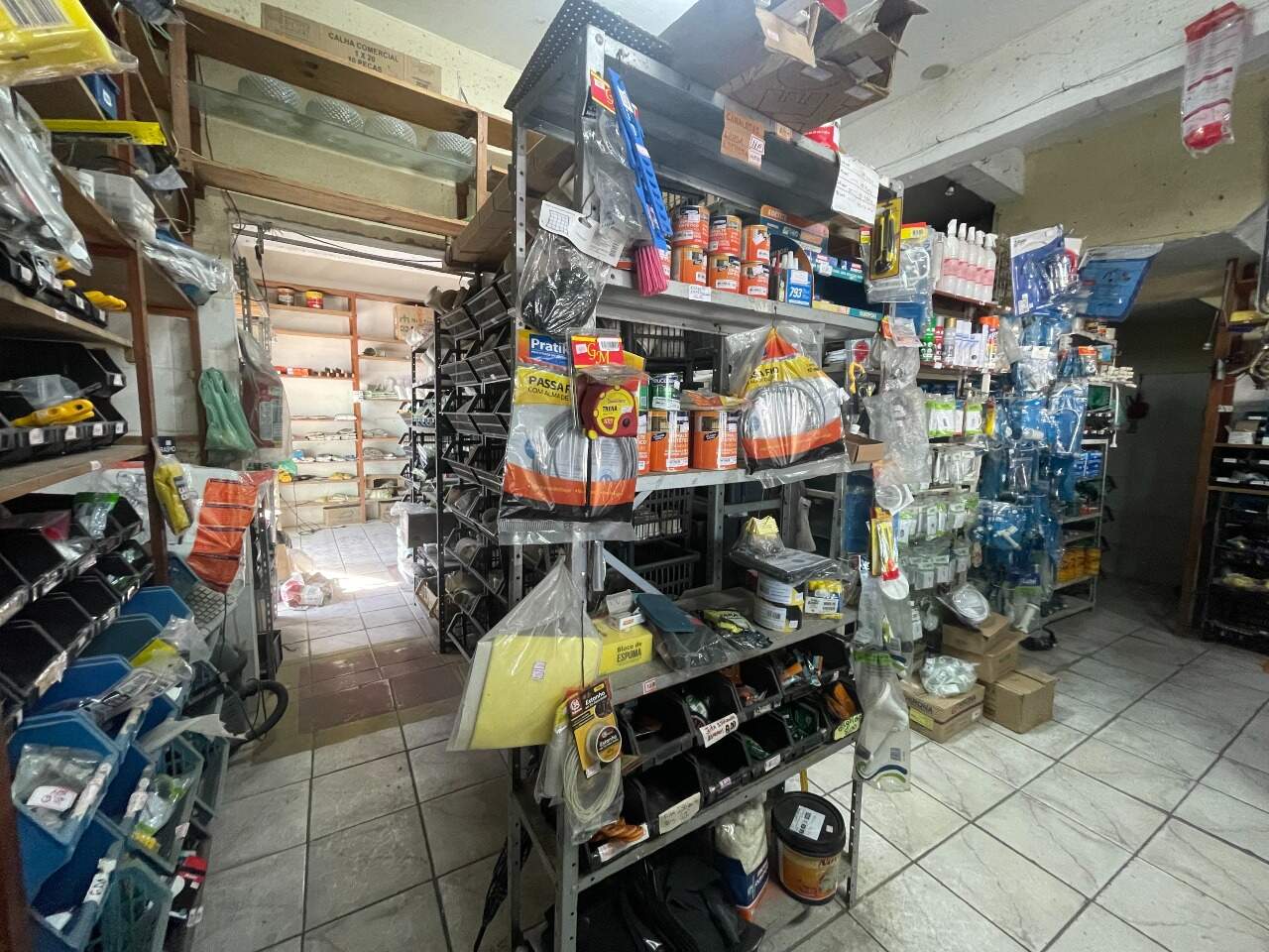Loja para aluguel no Parque Bitaru: 