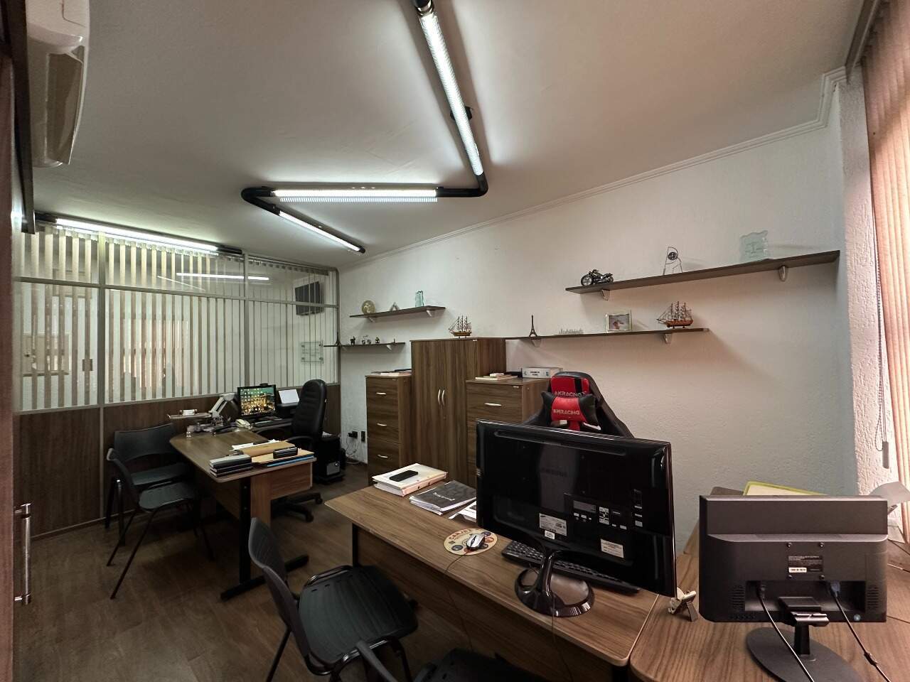 Sala à venda no Centro: 