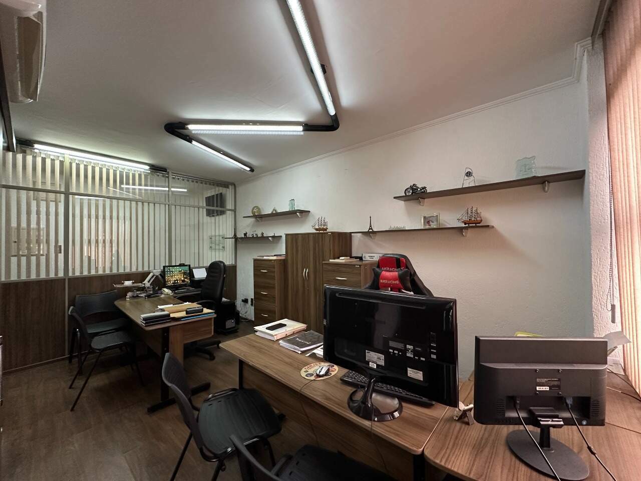 Sala à venda no Centro: 