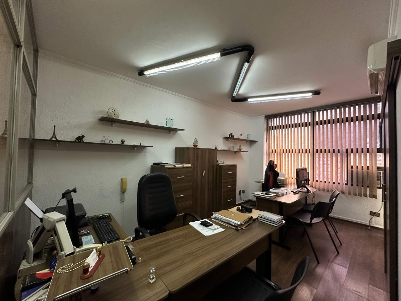 Sala à venda no Centro: 