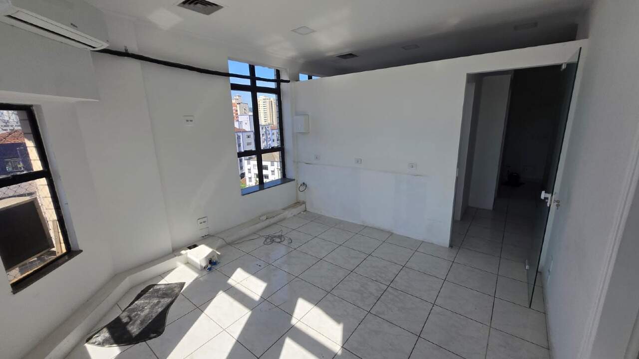 Sala à venda no Embaré: 