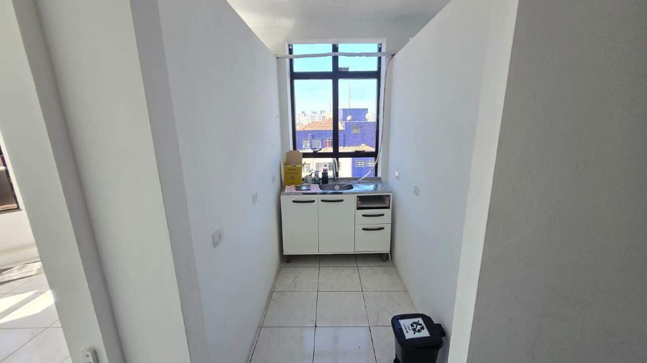 Sala à venda no Embaré: 