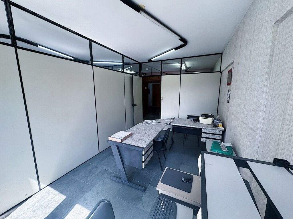 Sala à venda no Centro: 
