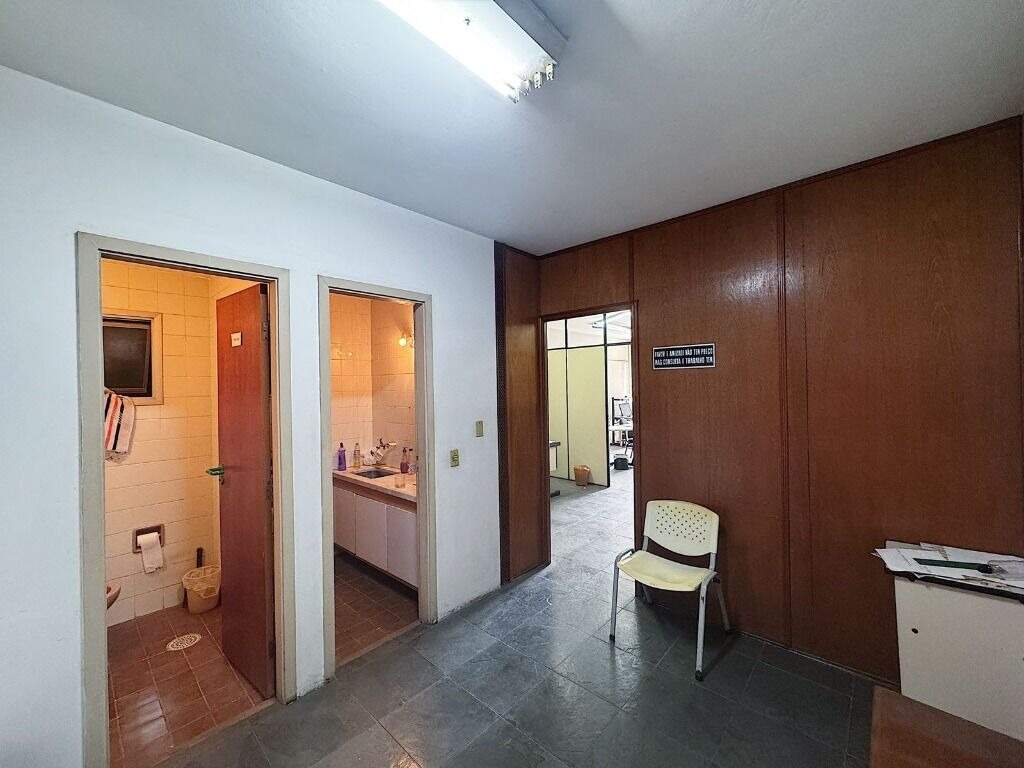 Sala à venda no Centro: 