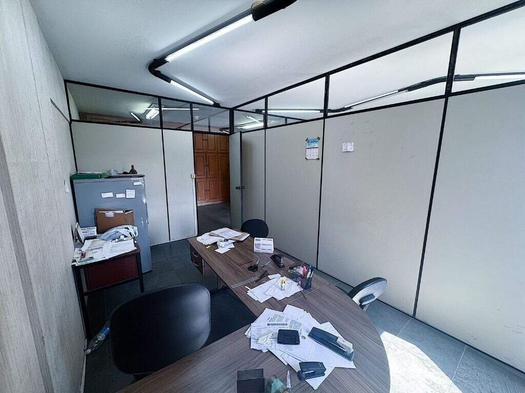 Sala à venda no Centro: 