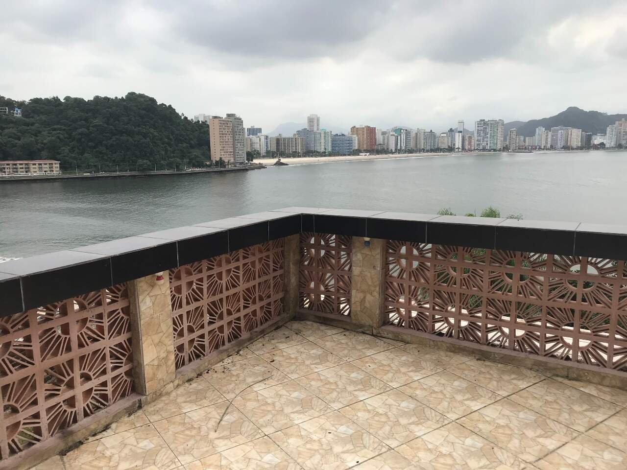 Sobrado à venda no Parque Prainha: 