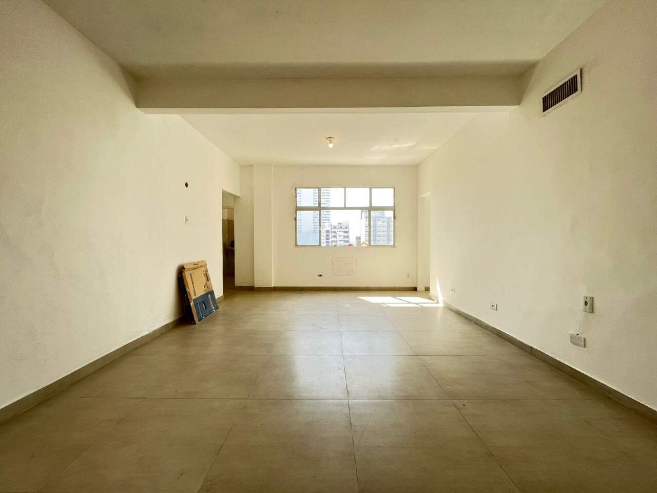 Sala à venda no Centro: 