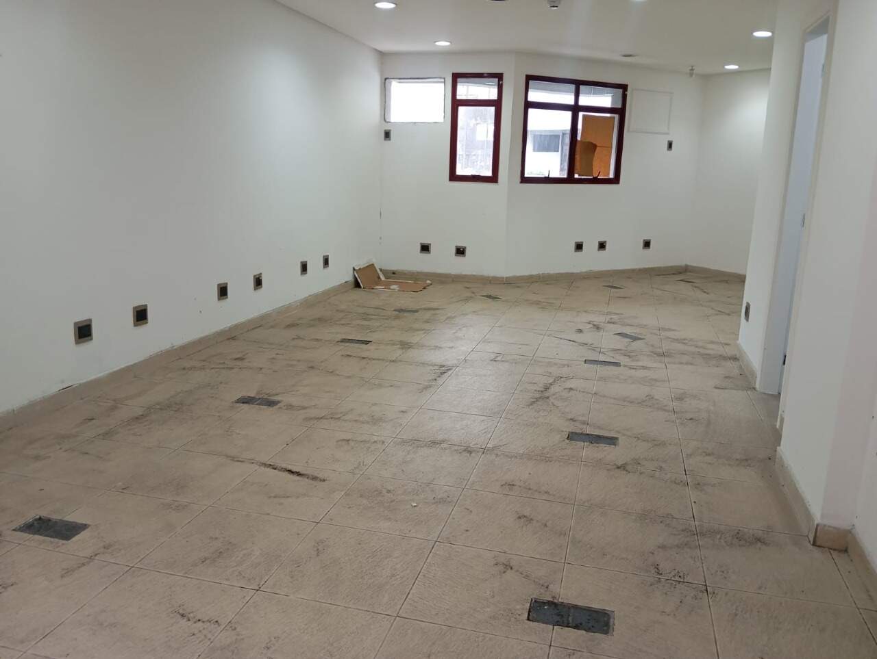 Sala à venda no Centro: 