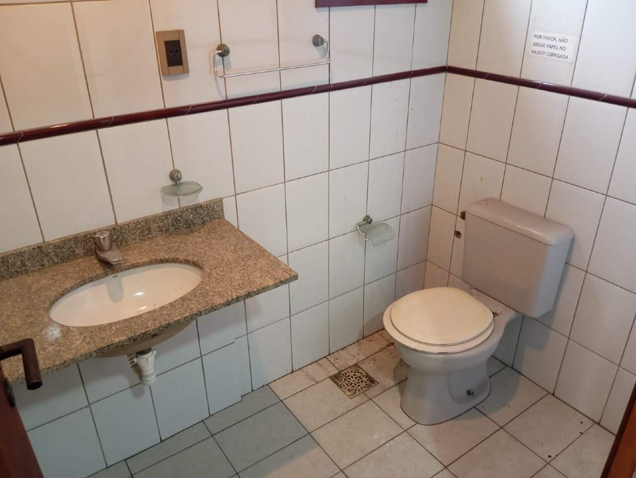 Sala à venda no Centro: 