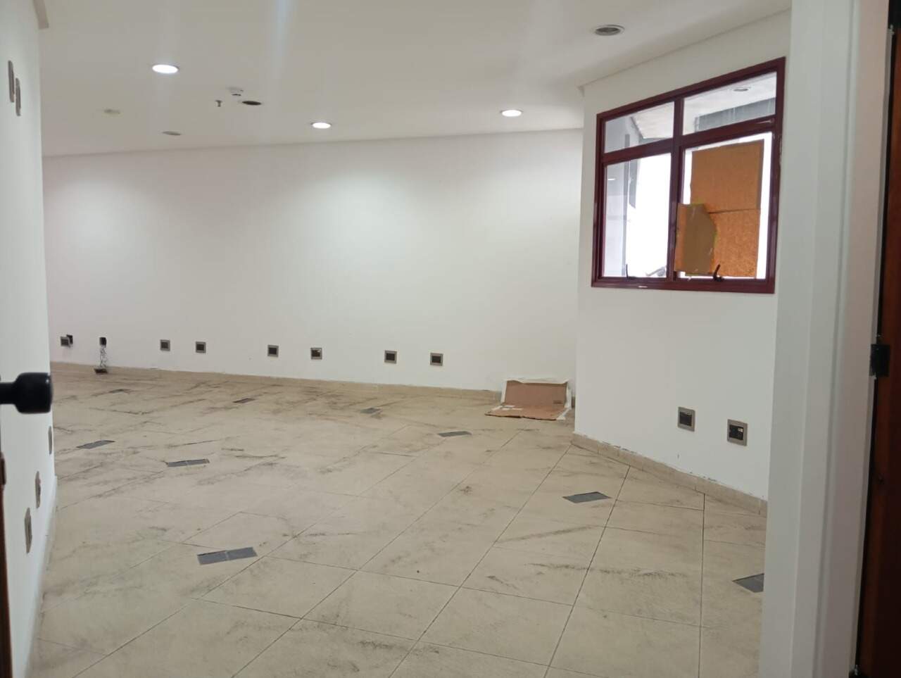 Sala à venda no Centro: 