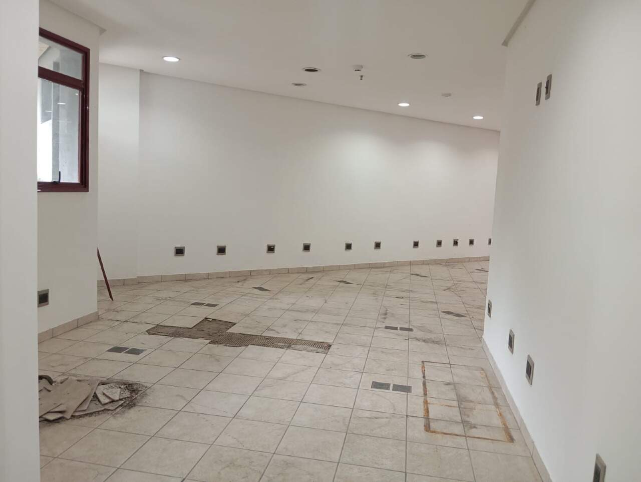 Sala à venda no Centro: 