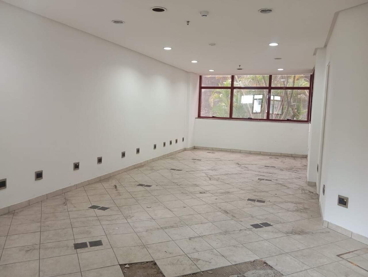 Sala à venda no Centro: 