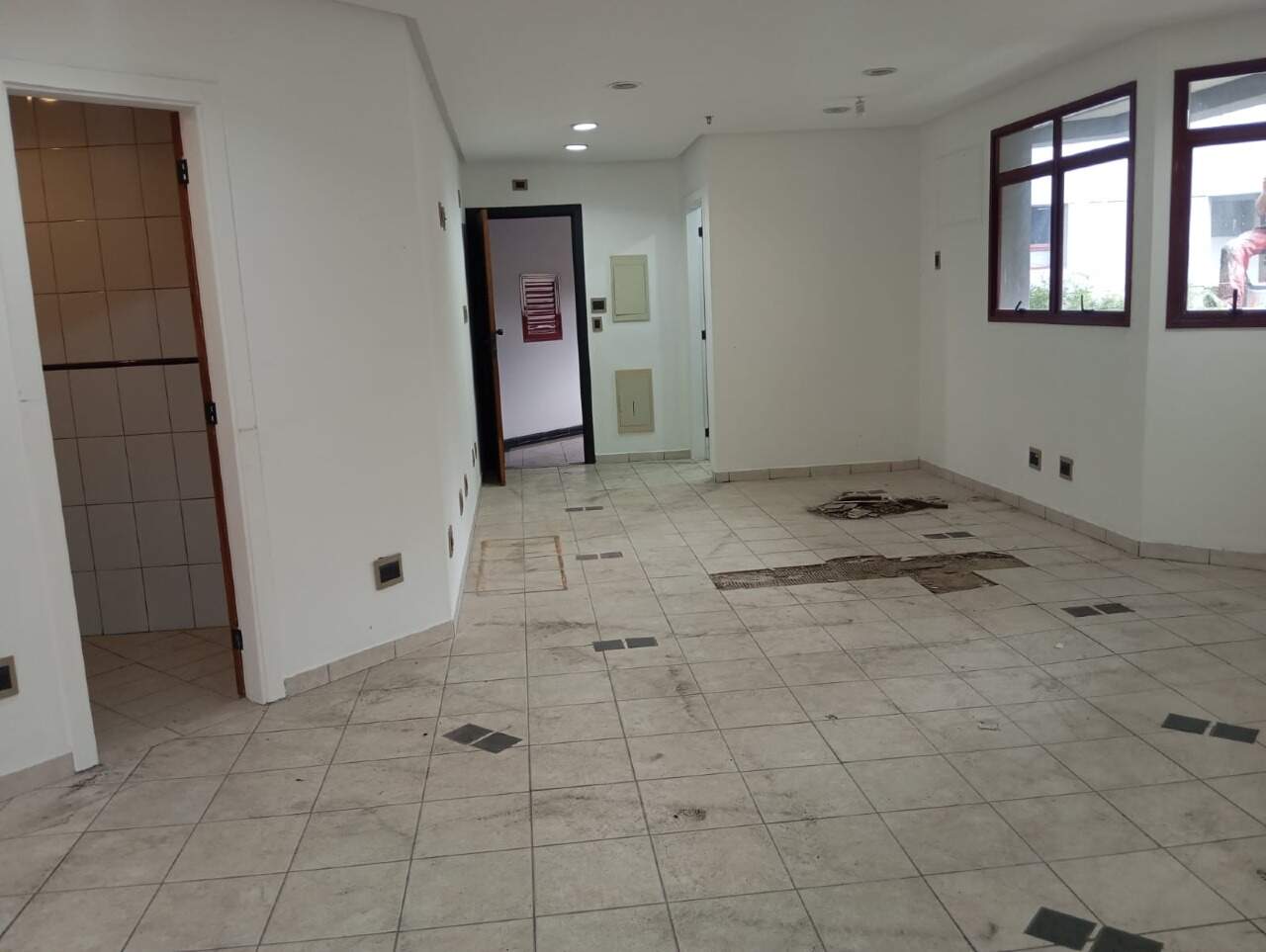 Sala à venda no Centro: 