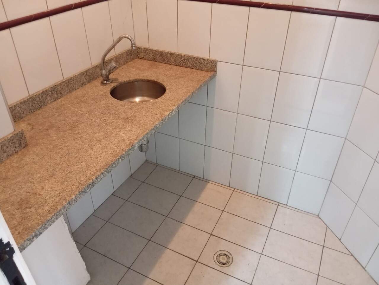 Sala à venda no Centro: 