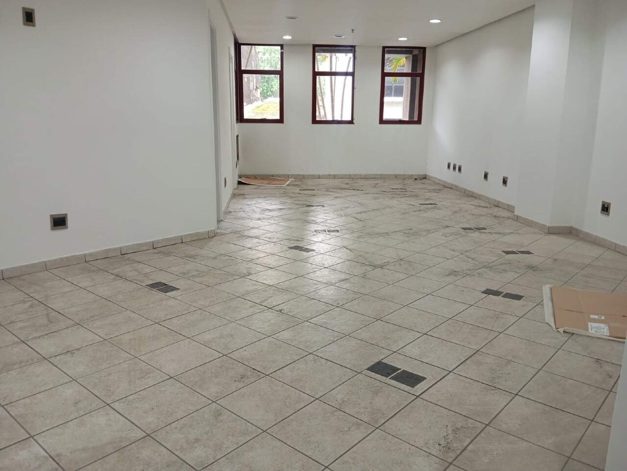 Sala à venda no Centro: 
