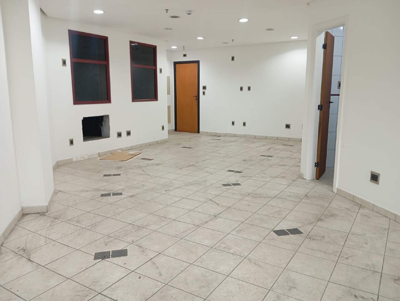 Sala à venda no Centro: 