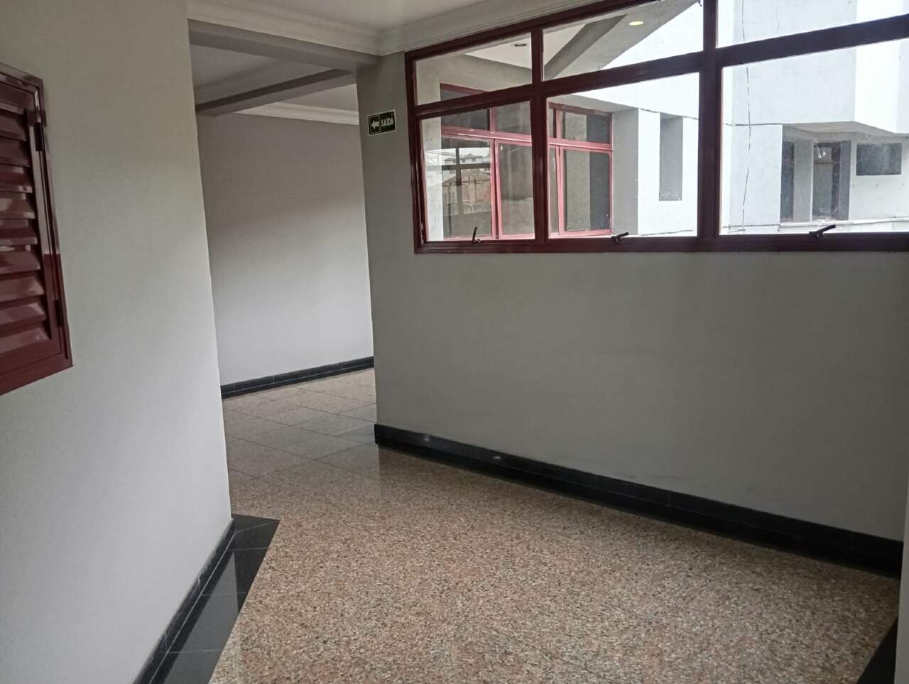 Sala à venda no Centro: 